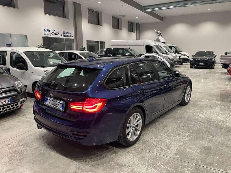 Usata BMW 320 Advantage 190 CV (139 kW) 2017 Blu/azzurro Station wagon
