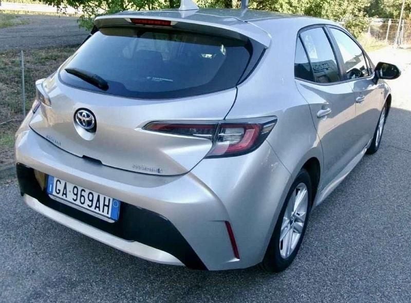 Usata Toyota Corolla Business Edition 98 CV (72 kW) 2020 Argento Berlina