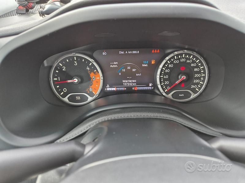 Usata Jeep Renegade Limited 140 CV (102 kW) 2015 Nero SUV