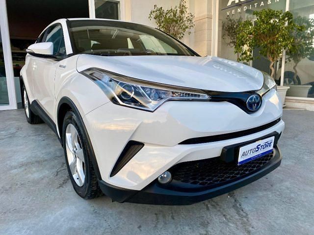 Usata Toyota C-HR Active 122 CV (89 kW) 2018 Bianco SUV
