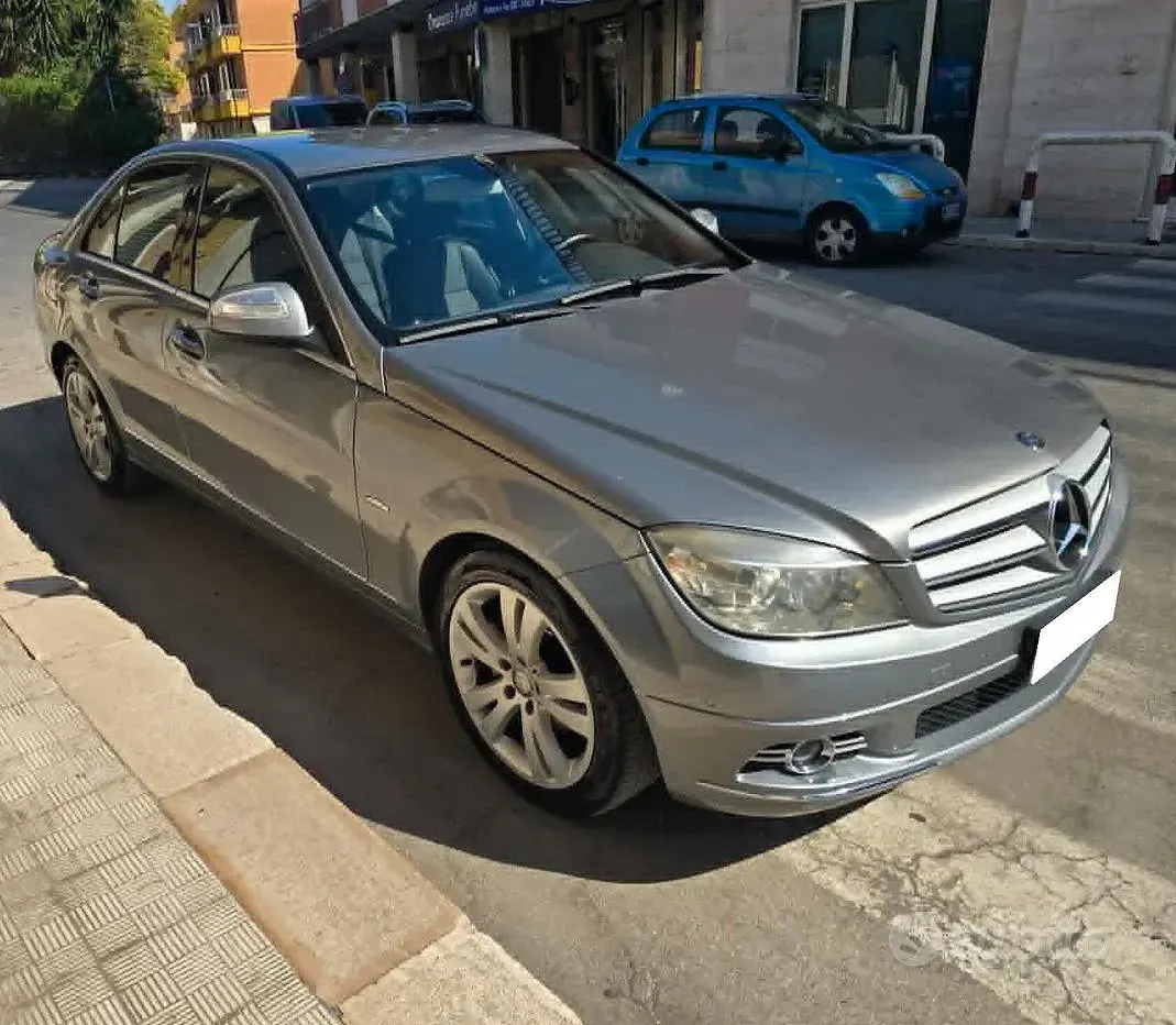 Usata Mercedes C220 Avantgarde 170 CV (125 kW) 2008 Grigio Berlina