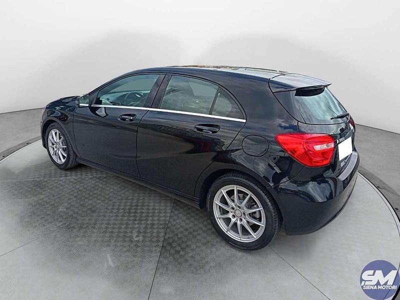 Usata Mercedes A180 109 CV (80 kW) 2014 Nero Utilitaria