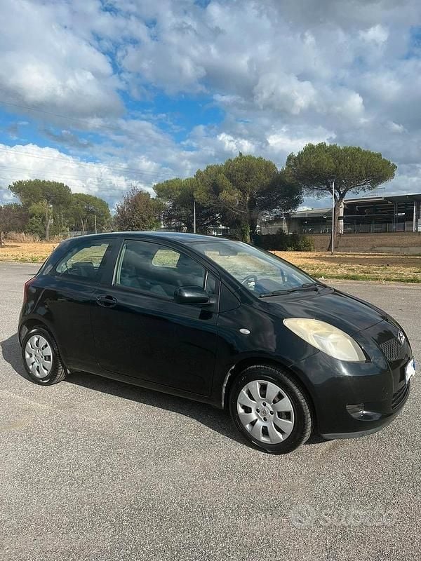 Usata Toyota Yaris Sol 69 CV (50 kW) 2008 Nero Utilitaria