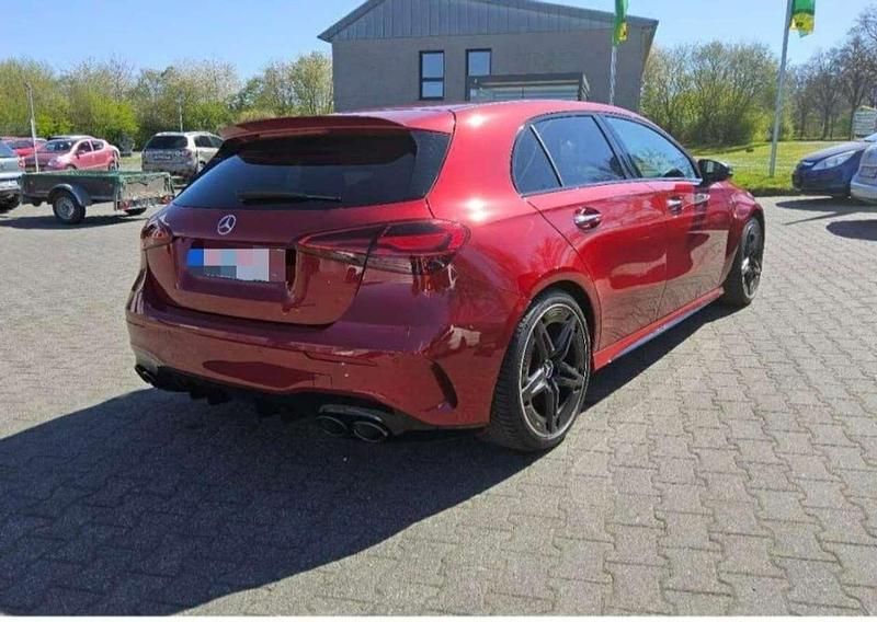 Rosso Usata 2023 Mercedes A45 AMG Premium Plus Tre volumi | 54.500 € (Buon prezzo) - Immagine 1/3