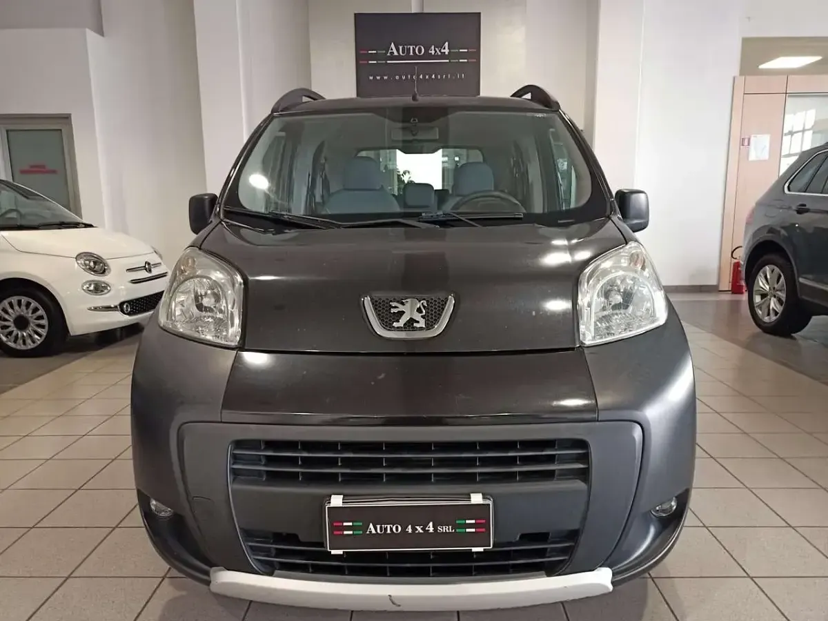 Usata Peugeot Bipper Active 75 CV (55 kW) 2014 Nero Monovolume
