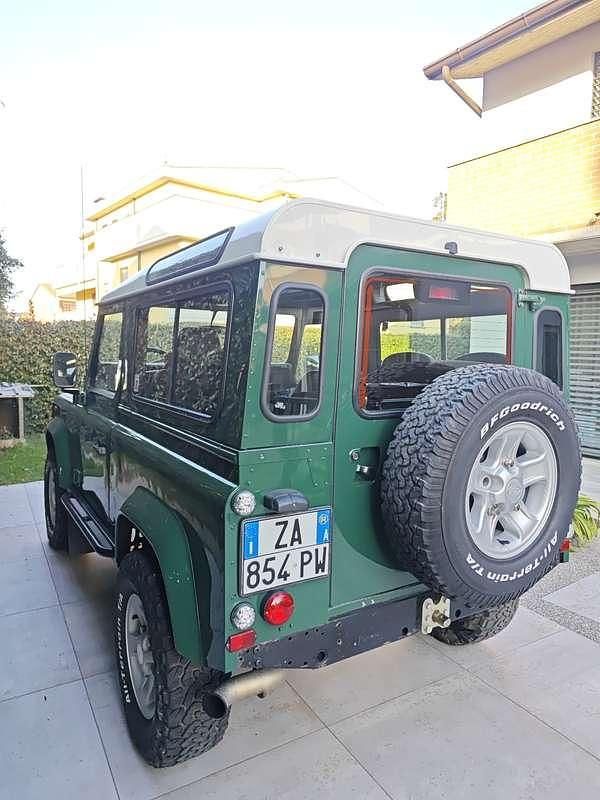 Usata Land Rover Defender 122 CV (89 kW) 2004 Station wagon