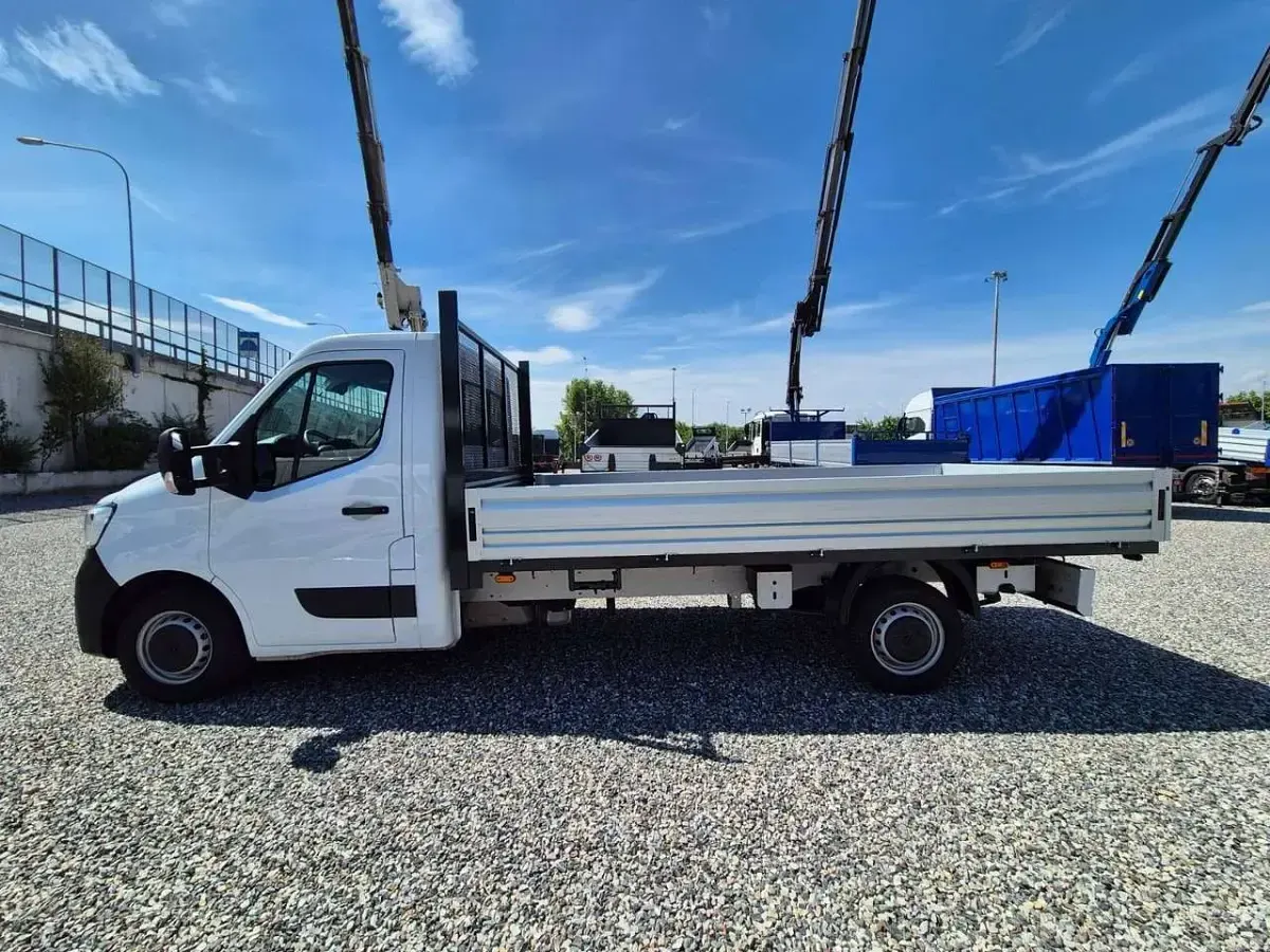 Usata Renault Master 145 CV (106 kW) 2023 Bianco Monovolume