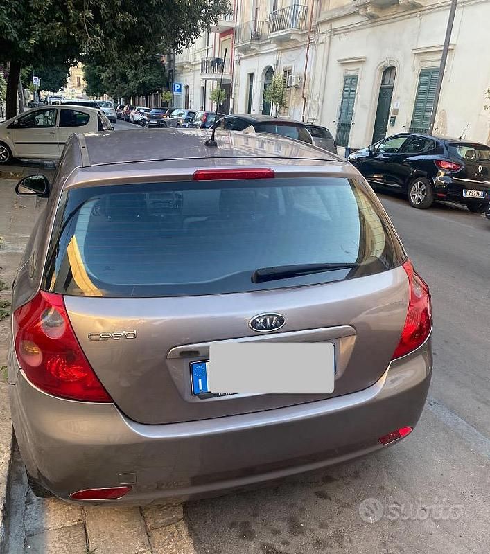 Usata Kia Ceed 115 CV (84 kW) 2009 Grigio Utilitaria