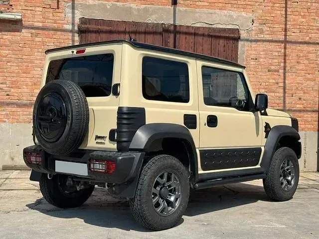 Usata Suzuki Jimny 102 CV (75 kW) 2020 Beige SUV