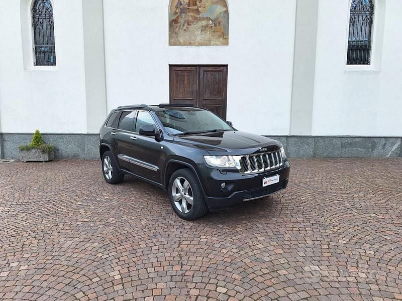 Usata Jeep Cherokee Overland 241 CV (177 kW) 2013 Nero SUV