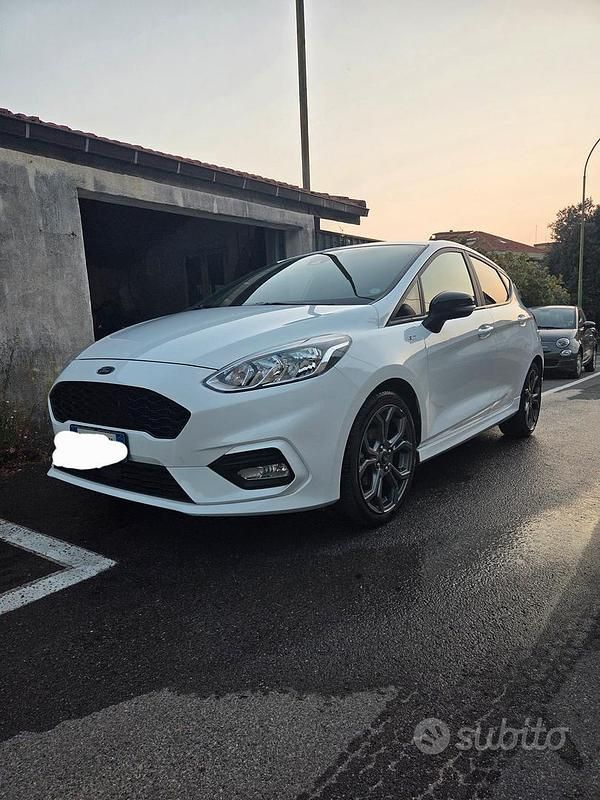 Usata Ford Fiesta ST-Line 100 CV (73 kW) 2018 Bianco Utilitaria