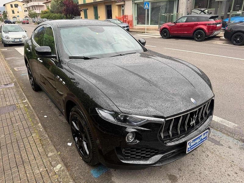 Usata Maserati Levante 250 CV (183 kW) 2021 Nero SUV