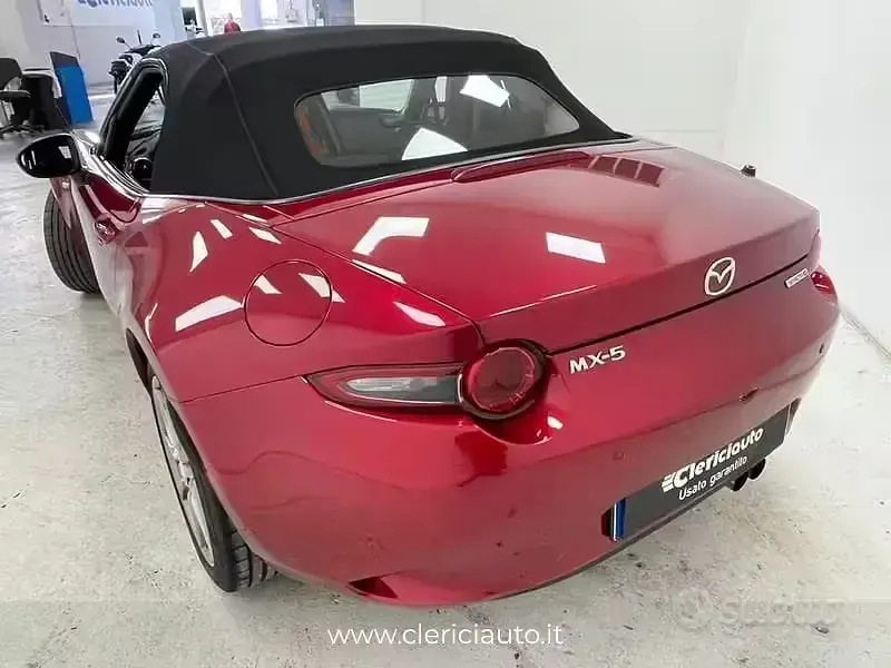 Gebraucht Mazda MX5 Inclusive 184 PS (135 kW) 2022 Rot Cabrio