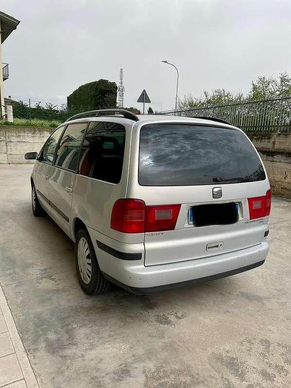 Usata Seat Alhambra Reference 116 CV (85 kW) 2003 Argento Monovolume
