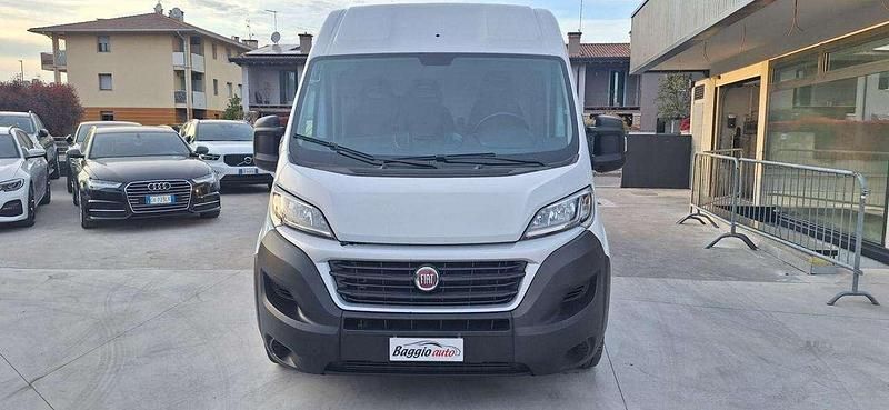 Usata Fiat Ducato 33 150 CV (110 kW) 2018 Bianco pastello Furgone