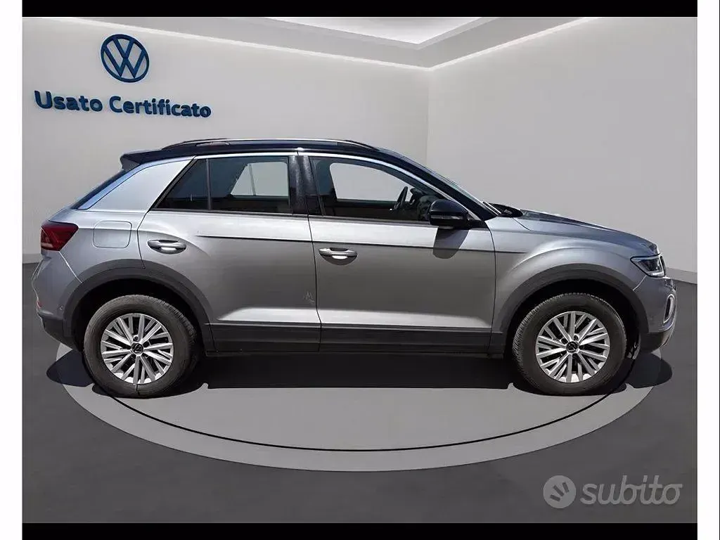 Usata VW T-Roc Life 150 CV (110 kW) 2025 Pyrit silver met/tetto nero me SUV