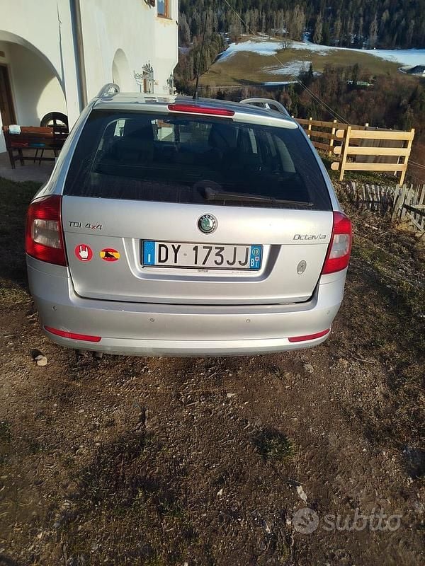 Usata Skoda Octavia 2010 Grigio Station wagon