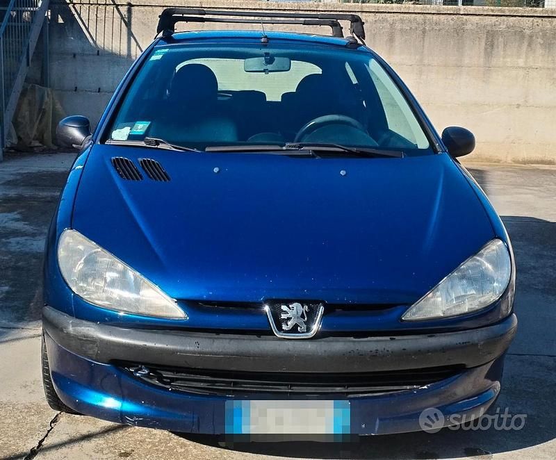 Usata Peugeot 206 60 CV (44 kW) 2002 Blu Utilitaria
