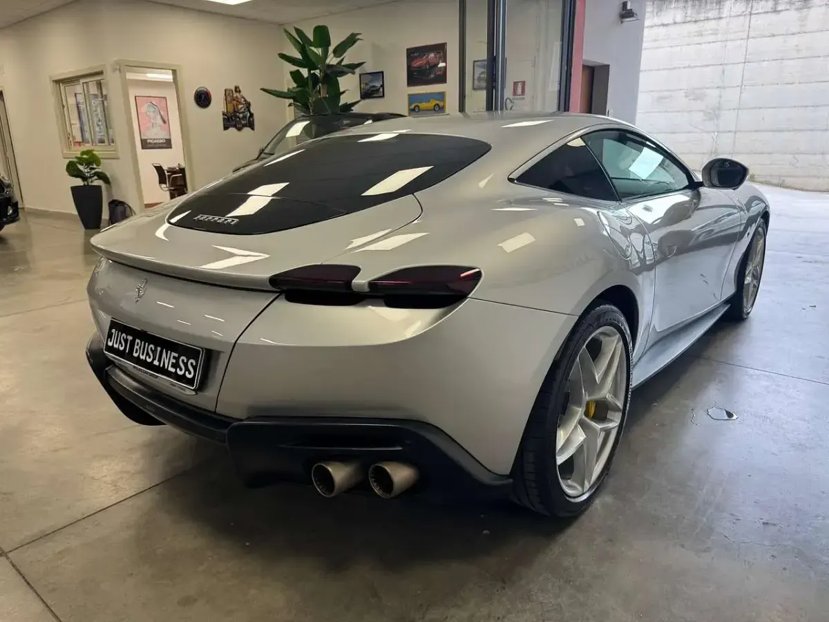 Usata Ferrari Roma 620 CV (456 kW) 2022 Argento Coupé