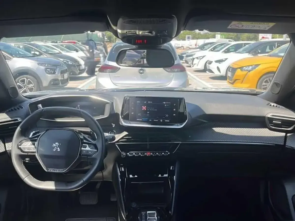 Usata Peugeot 2008 Allure 130 CV (95 kW) 2023 Grigio SUV
