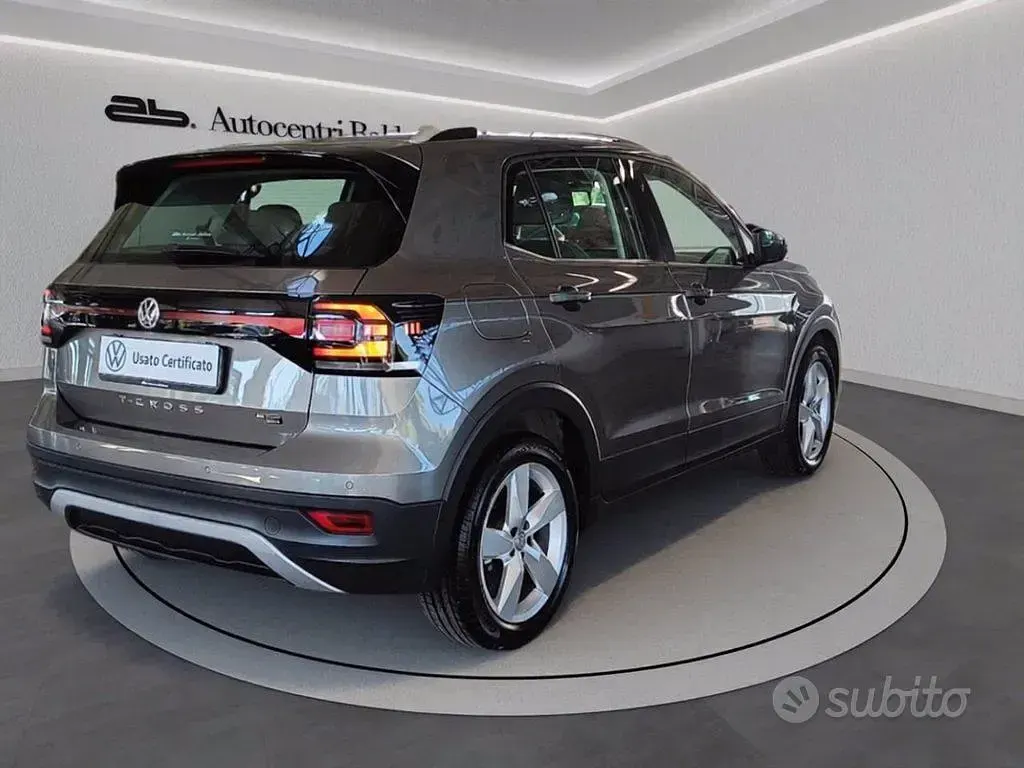 Usata VW T-Cross Advance 116 CV (85 kW) 2019 Grigio SUV
