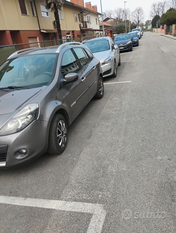 Usata Renault Clio GrandTour 78 CV (57 kW) 2010 Grigio Station wagon