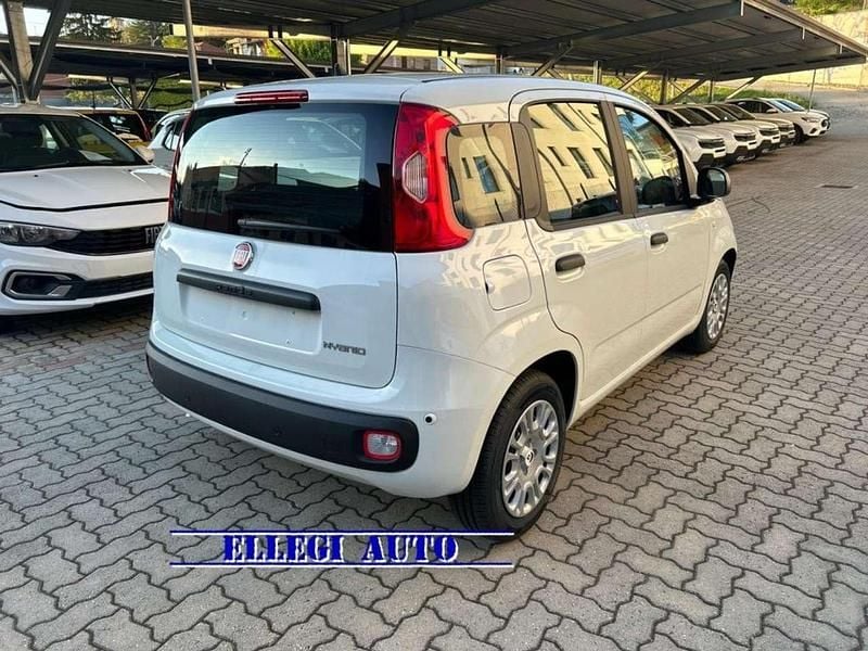 Nuova Fiat Panda 69 CV (50 kW) 2025 Bianco extraserie Utilitaria