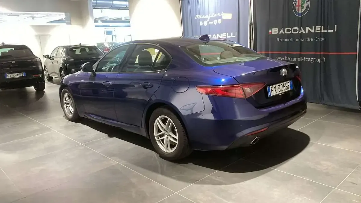 Usata Alfa Romeo Giulia Business 160 CV (117 kW) 2019 Blu/azzurro Berlina