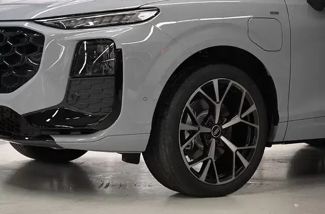 Nuova Audi Q3 Sportback S-Line 272 CV (200 kW) 2026 Grigio metallizzato SUV