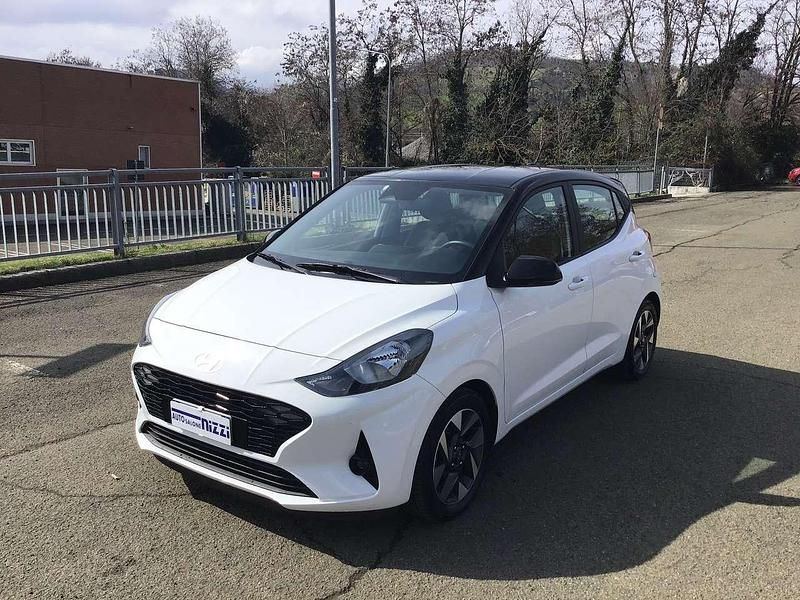 Usata Hyundai i10 67 CV (49 kW) 2024 Bianco Utilitaria