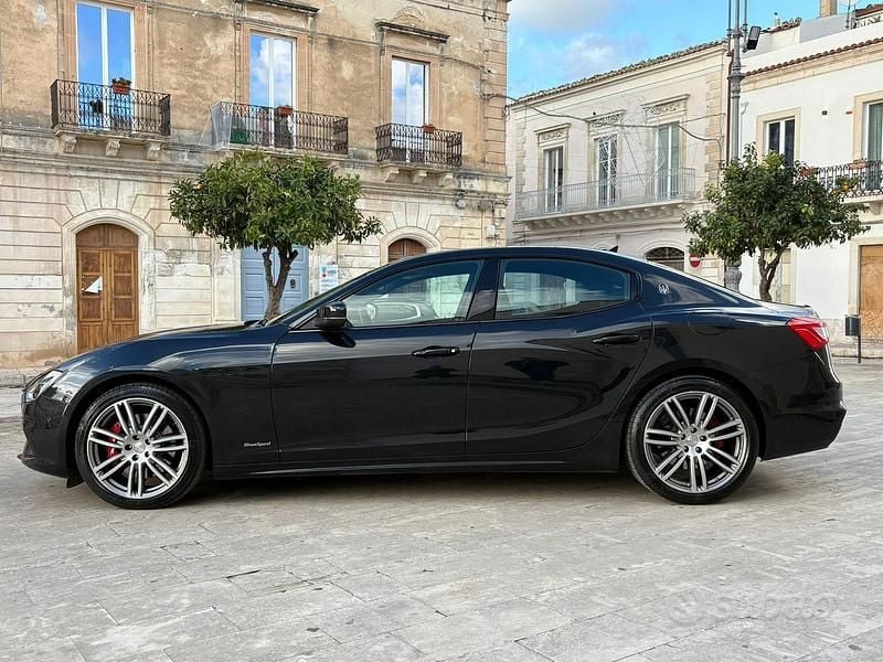 Usata Maserati Ghibli 350 CV (257 kW) 2019 Nero Berlina