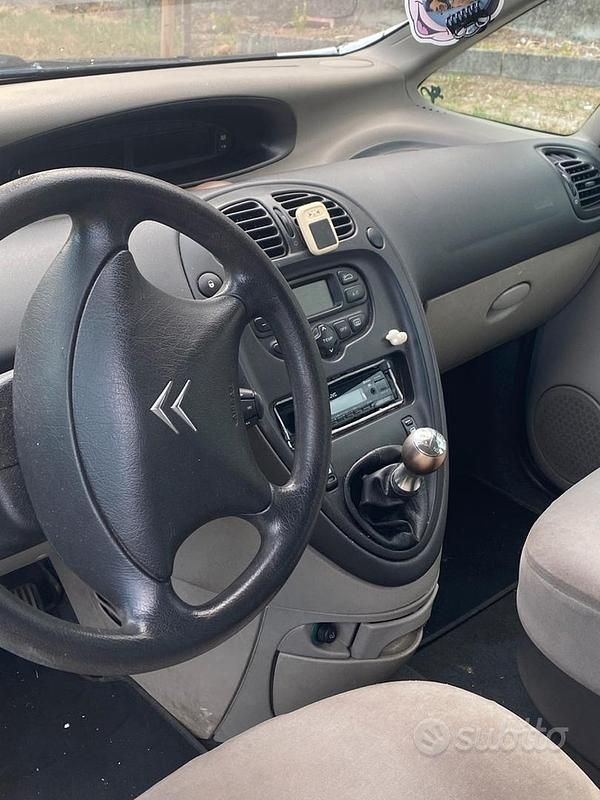 Grigio Usata 2003 Citroën Xsara Monovolume | 1000 € - Immagine 1/4