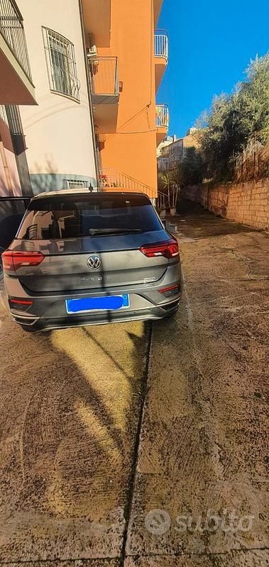Usata VW T-Roc Advance 150 CV (110 kW) 2018 Grigio SUV