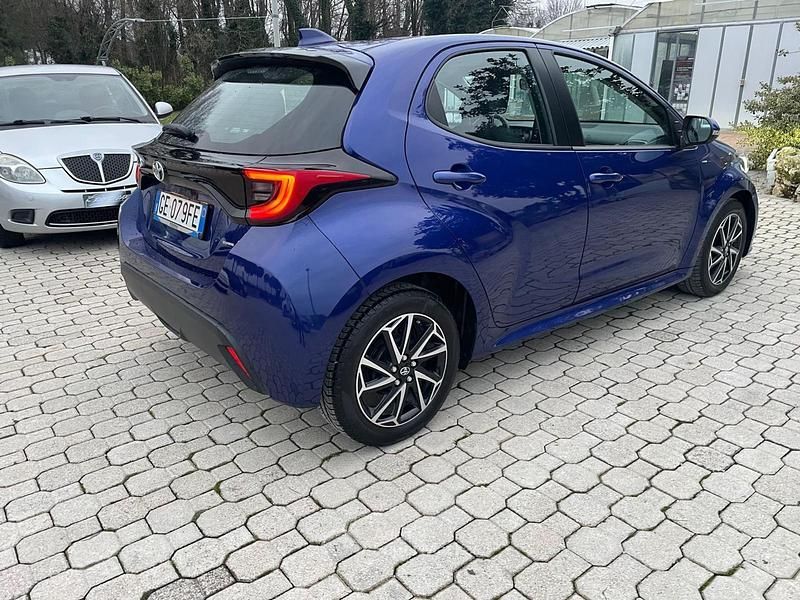 Usata Toyota Yaris 72 CV (52 kW) 2021 Blu Berlina