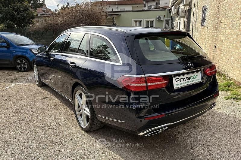 Usata Mercedes E220 Premium Plus 194 CV (142 kW) 2017 Blu Station wagon