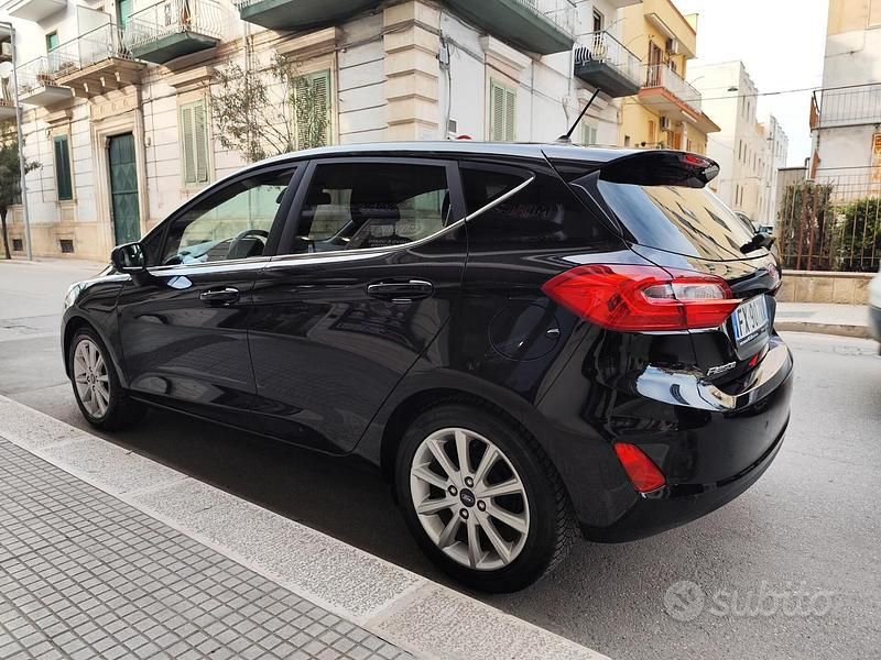 Begagnad Ford Fiesta Titanium 75 HK (55 kW) 2019 Svart Halvkombi