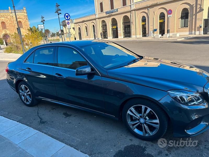 Usata Mercedes E200 136 CV (100 kW) 2015 Grigio Berlina