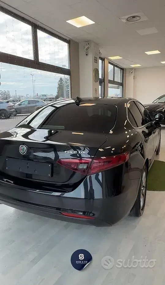 Usata Alfa Romeo Giulia 150 CV (110 kW) 2016 Nero Berlina