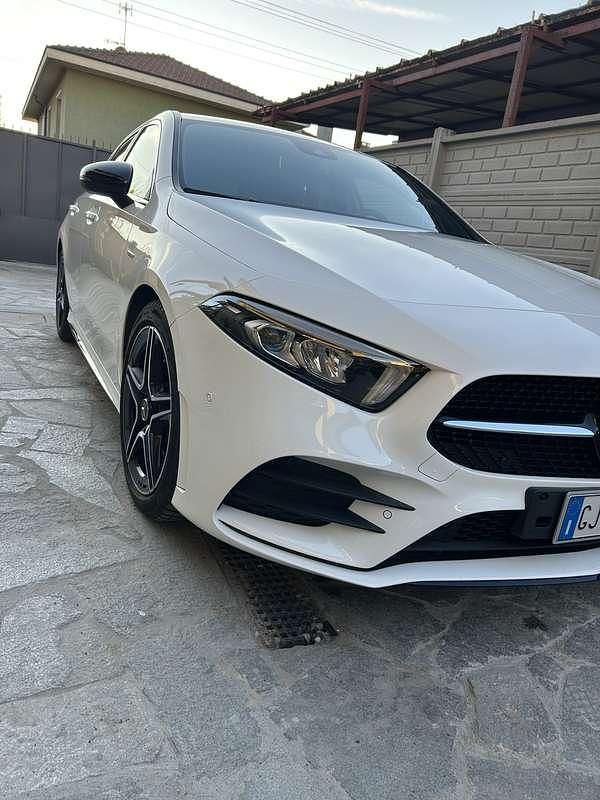 Usata Mercedes A180 Premium 116 CV (85 kW) 2022 Berlina