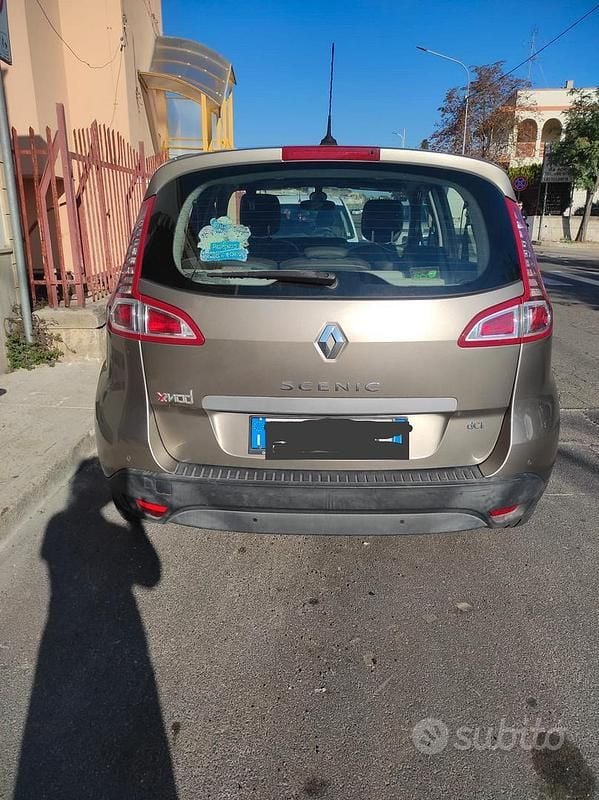 Usata Renault Scénic III Luxe 110 CV (80 kW) 2010 Monovolume