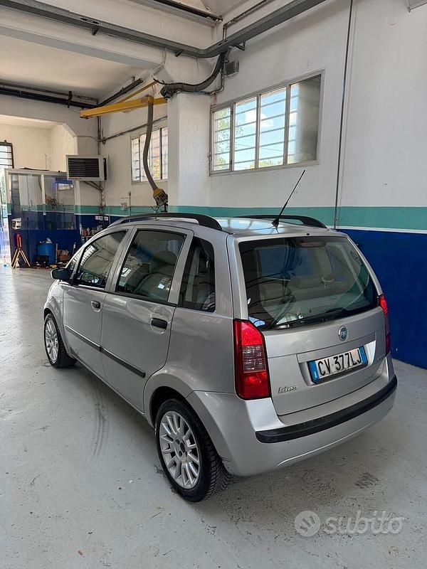 Occasion Fiat Idea Dynamic 101 ch (74 kW) 2005 Gris Monospace