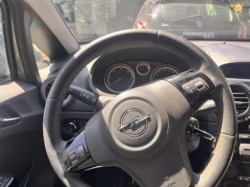 Usata Opel Corsa Edition 95 CV (69 kW) 2010 Utilitaria
