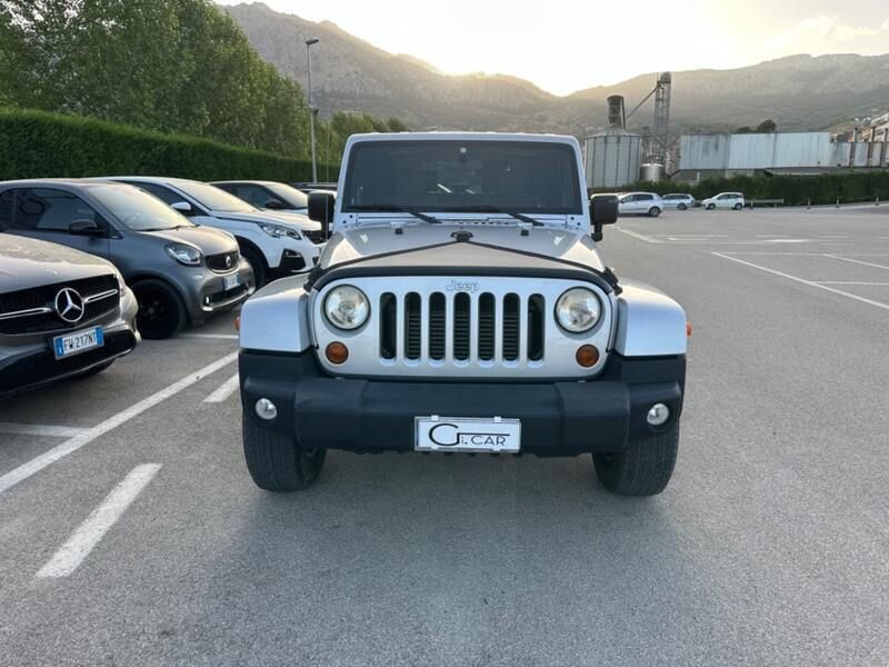 Usata Jeep Wrangler Sahara 177 CV (130 kW) 2010 Argento SUV