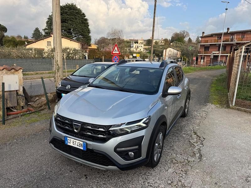 Usata Dacia Sandero Comfort 100 CV (73 kW) 2021 Argento Berlina