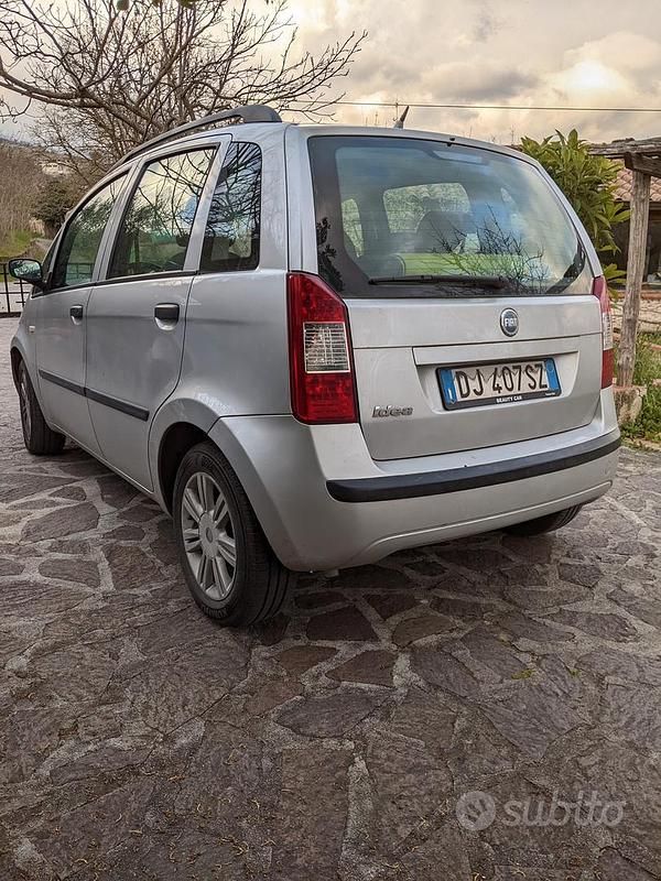 Usata Fiat Idea 80 CV (58 kW) 2007 Grigio Monovolume