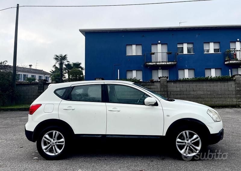 Usata Nissan Qashqai Visia 111 CV (81 kW) 2010 Bianco SUV