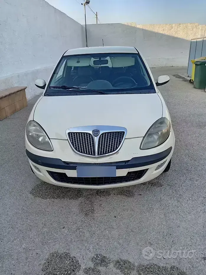 Usata Lancia Ypsilon 80 CV (58 kW) 2006 Giallo Utilitaria