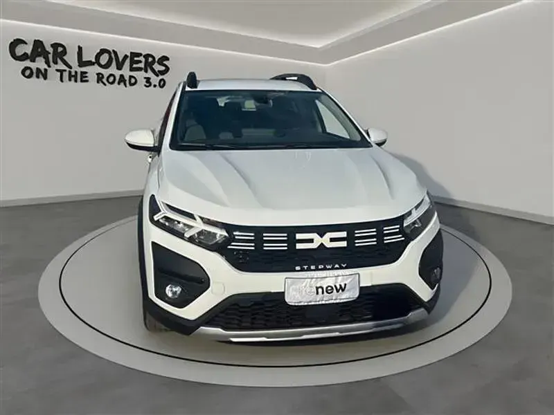 Usata Dacia Sandero Expression 101 CV (74 kW) 2023 Bianco Utilitaria