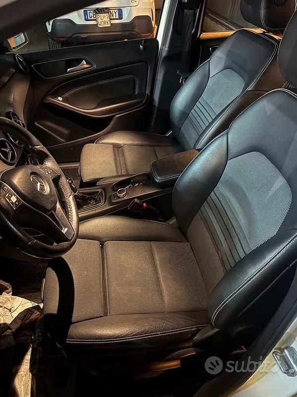 Usata Mercedes B180 Premium 109 CV (80 kW) 2013 Bianco Utilitaria