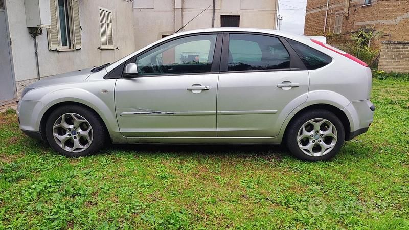 Usata Ford Focus 90 CV (66 kW) 2009 Berlina